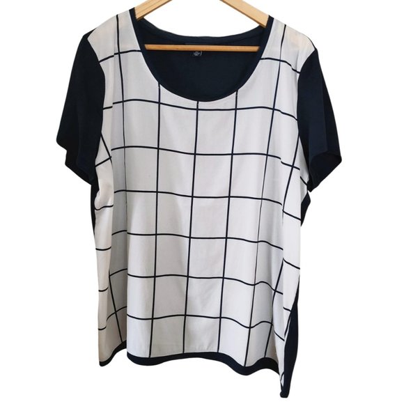 Pre-loved Tommy Hilfiger Blue/White Sheer Front Square Pattern T-shirt. Size XXL - Picture 1 of 16